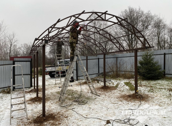 Навес из поликарбоната для парковки машины на даче №67 - фото 4